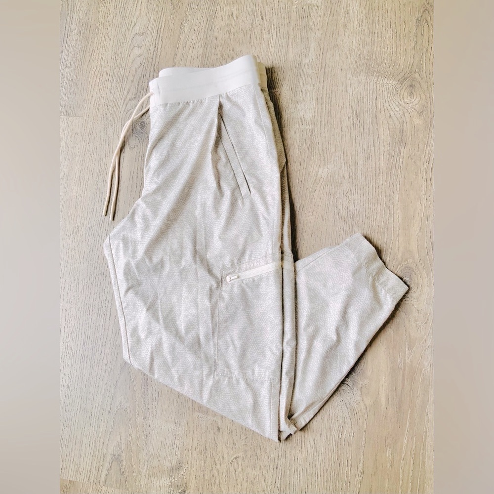 Athleta Cream Venture Printed Pants 12